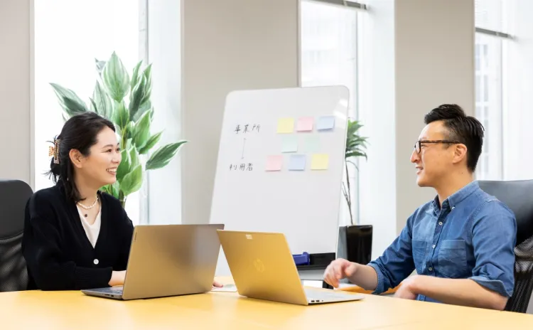 本社事務の画像